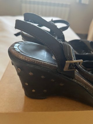 Sandalias Patricia Tacon Tachuelas Marrones
