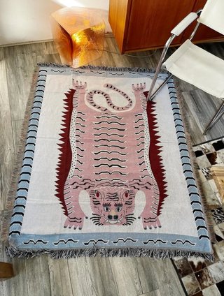 Tapiz de tela con diseño de tigre rosa