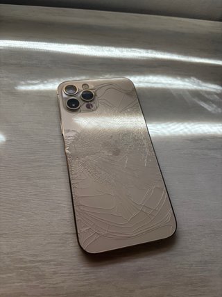 iPhone 12 Pro Oro - Danni Gravi