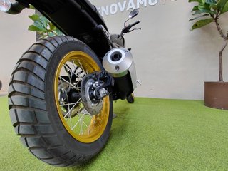 Yamaha XSR 125 Legacy Oro