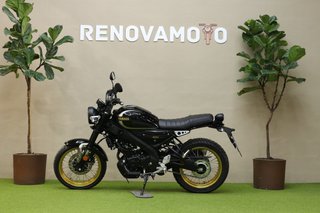 Yamaha XSR 125 Legacy Oro