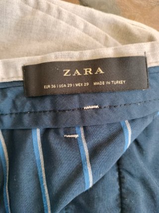 Pantalón juvenil de Zara gris claro EUR 36