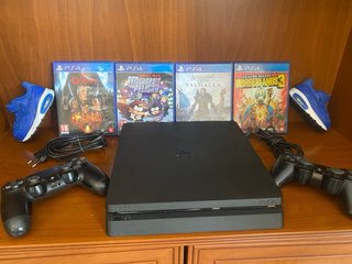 PS4 Slim Negra 1 Tr+ 4 Juegos + Mando
