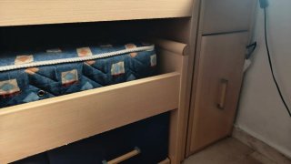 Dormitorio juvenil completo o sólo cama.