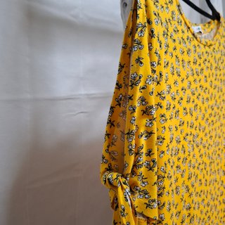 Camiseta floral amarilla Easy Wear talla M