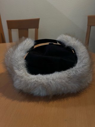 Gorra New Era Playboi Carti Negra con orejeras