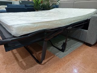 Sofá nido gris tela y madera