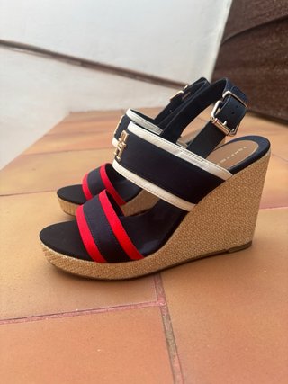 Sandalias Tommy Hilfiger Talla 39 (talla pequeño)
