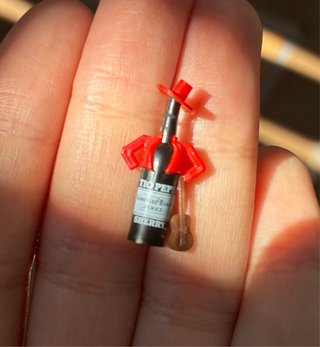 Pin Tio Pepe con Guitarra y Sombrero