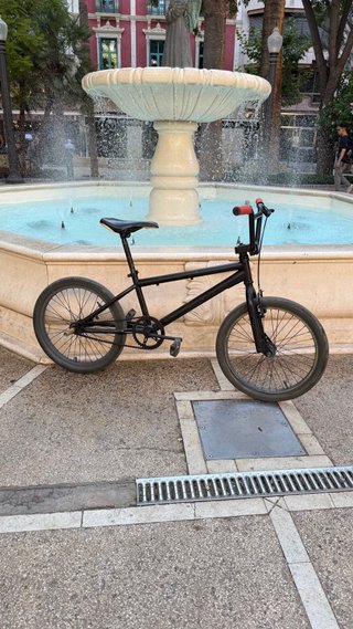 Bicicleta BMX Negra