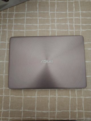 ASUS ZenBook 14 i7 16GB RAM 1TB+256GB Nvidia (2GB