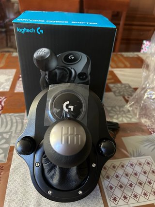 Volante Logitech G29 con Pedales