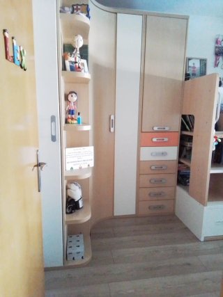 Guardaroba giovanile ad angolo in legno