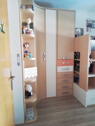 Guardaroba giovanile ad angolo in legno