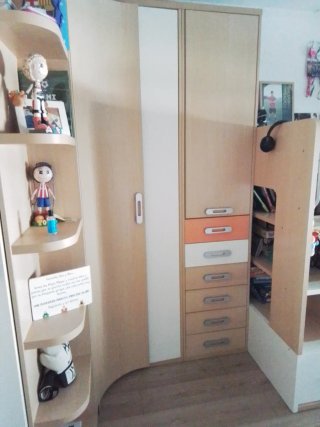 Guardaroba giovanile ad angolo in legno