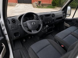 Nissan NV400