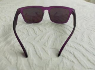 Gafas de sol moradas y multicolor