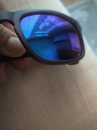 Gafas de sol moradas y multicolor