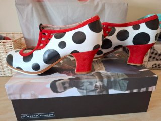 Zapatos Flamenco Begoña Cervera Lunares