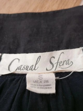 Camiseta de mujer negra. Marca Sfera. Talla S