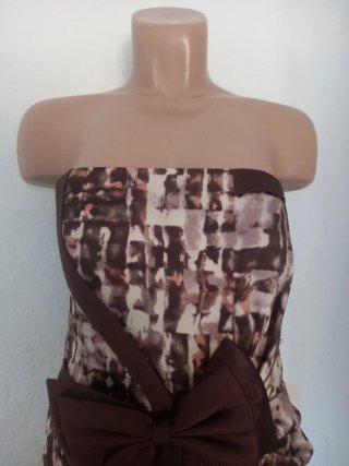 Vestido de gala bandeau con estampado Nicchi