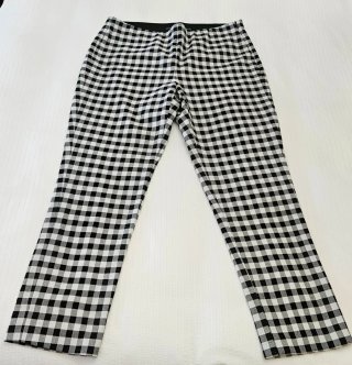 Pantalón cuadros blanco y negro
