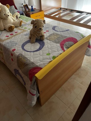 Due letti singoli 90 cm in legno e tessuto