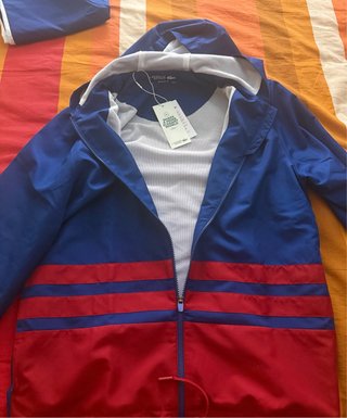 Chandal de la firma Lacoste