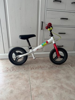 Bicicleta de equilibrio infantil