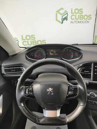 Peugeot 308 5p Business Line BlueHDi 100