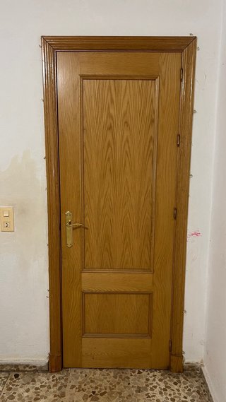 Puerta de paso de madera