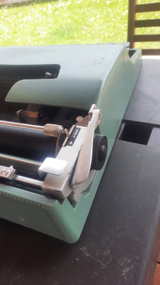 Máquina de escribir Olivetti Lettera 32