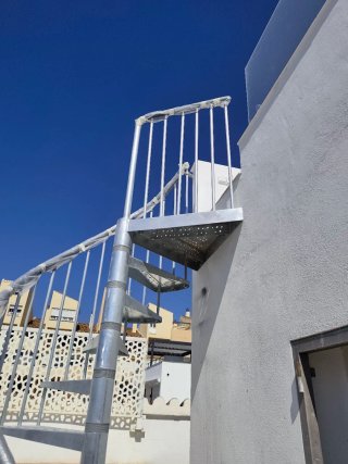 Escalera Caracol Galvanizada Nueva color Plata