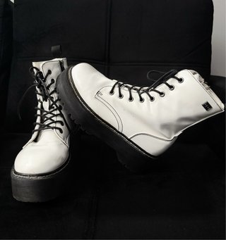 Botines charol blanco Coolway
