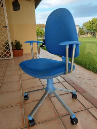 Silla de estudio ergonómica azul