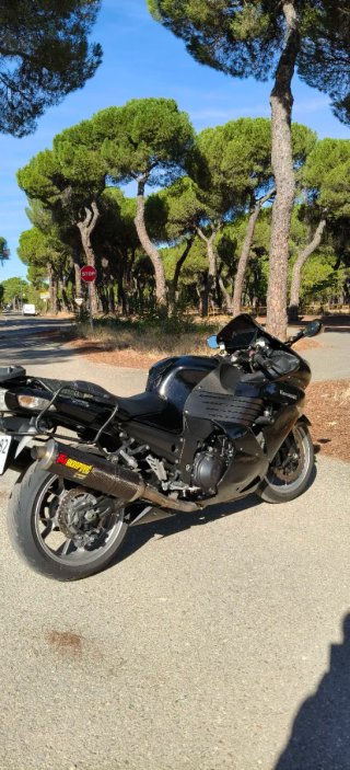 Kawasaki ZZR 1400 Negra