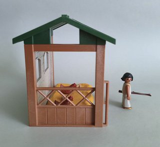 Playmobil Campesina Niña Con Gallinero Belén.