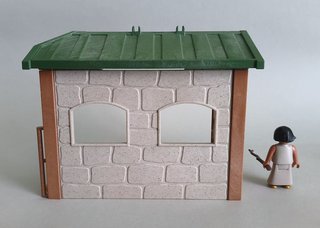 Playmobil Campesina Niña Con Gallinero Belén.