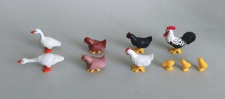 Playmobil Campesina Niña Con Gallinero Belén.