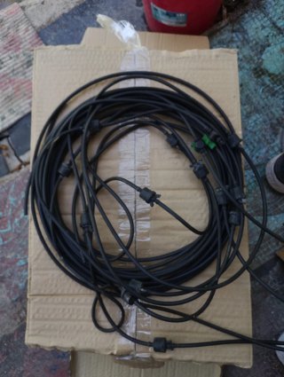 Tubo de riego con válvulas