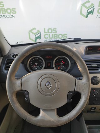 Renault Mégane SEDAN CONFORT DYNAMIQUE 1.6 16v