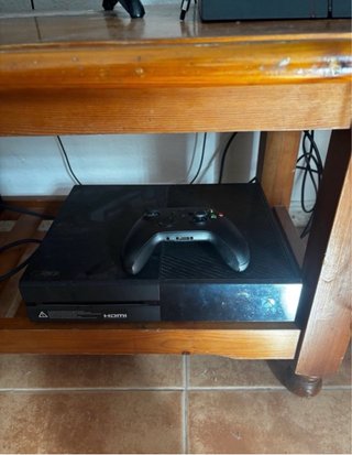 Xbox One 1TB + Mando Xbox Series X