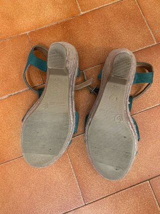 Sandalias cuña verdes