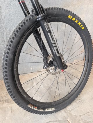 Trek Procaliber 9.8 SL Sram AXS Ruedas Carbono L