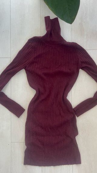 Jersey de cuello alto rojo