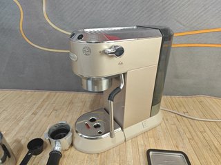DeLonghi Dedica Arte EC885.BG Cafetera Tradicional