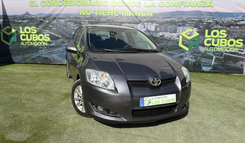 Toyota Auris 2.0 D-4D Sol 3p / 5p 2008