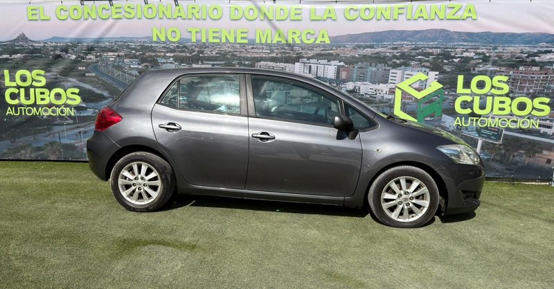 Toyota Auris 2.0 D-4D Sol 3p / 5p 2008, foto 2
