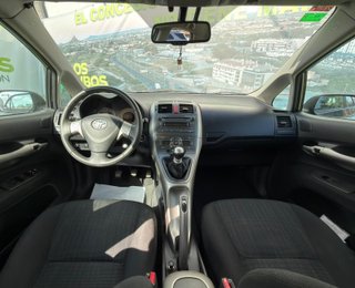 Toyota Auris 2.0 D-4D Sol