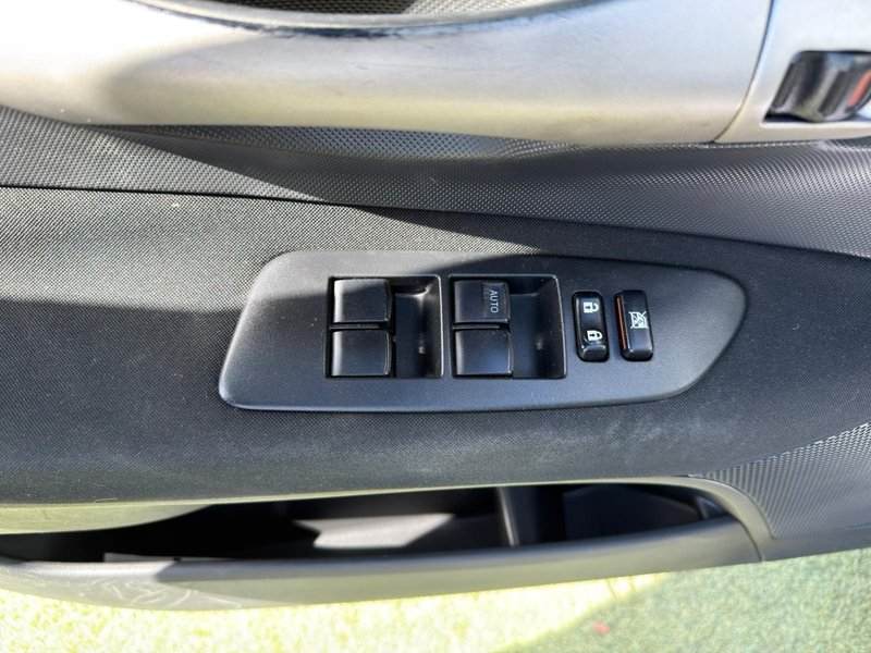 Toyota Auris 2.0 D-4D Sol 3p / 5p 2008, foto 8